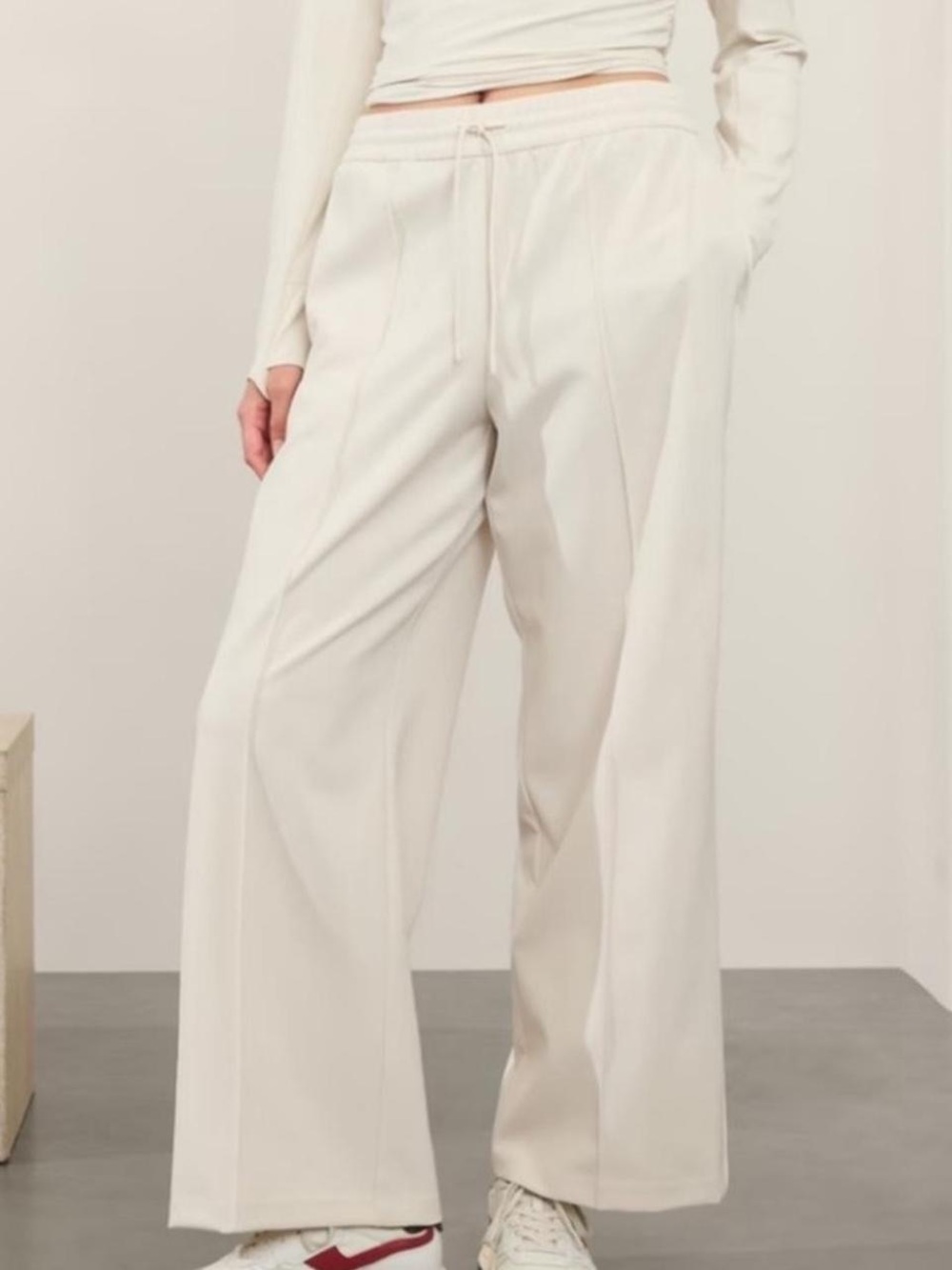 Athleta Wide-Leg Endeavor Drawstring Pants in Bone
